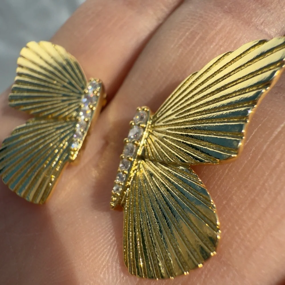 18K gold pallet Anthrpologie Elegant Gold Butterfly Earrings Diamond unique